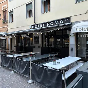 Roma , Valdagno Italia